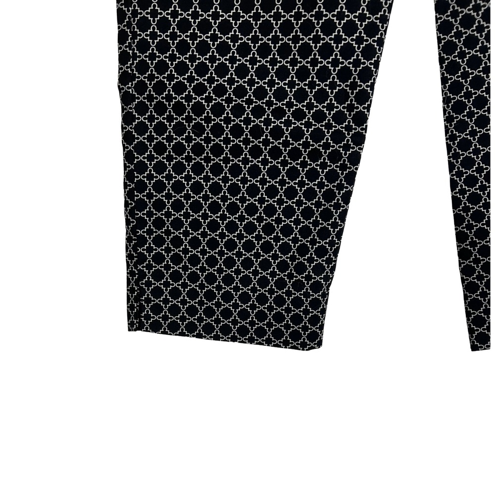 Hilary Radley Womens Black White Quatrefoil Geometric Capris Pants Size 6 - Picture 7 of 7